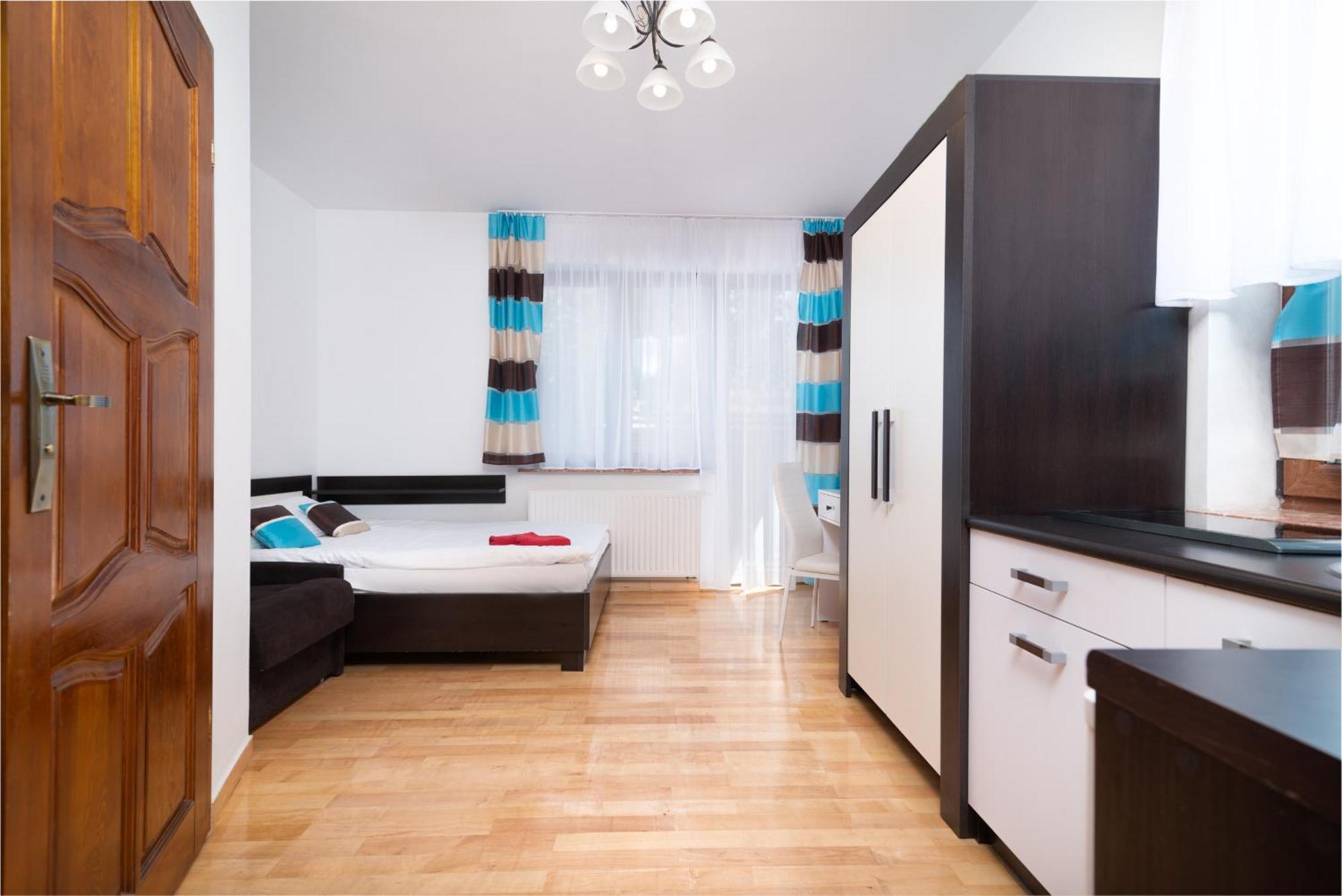 Willa Rubin -Noclegi, Pokoje Krynica Morska, Apartamenty Exterior photo