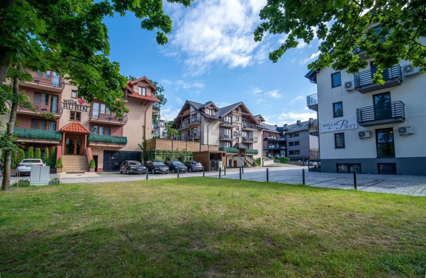 Willa Rubin -Noclegi, Pokoje Krynica Morska, Apartamenty Exterior photo